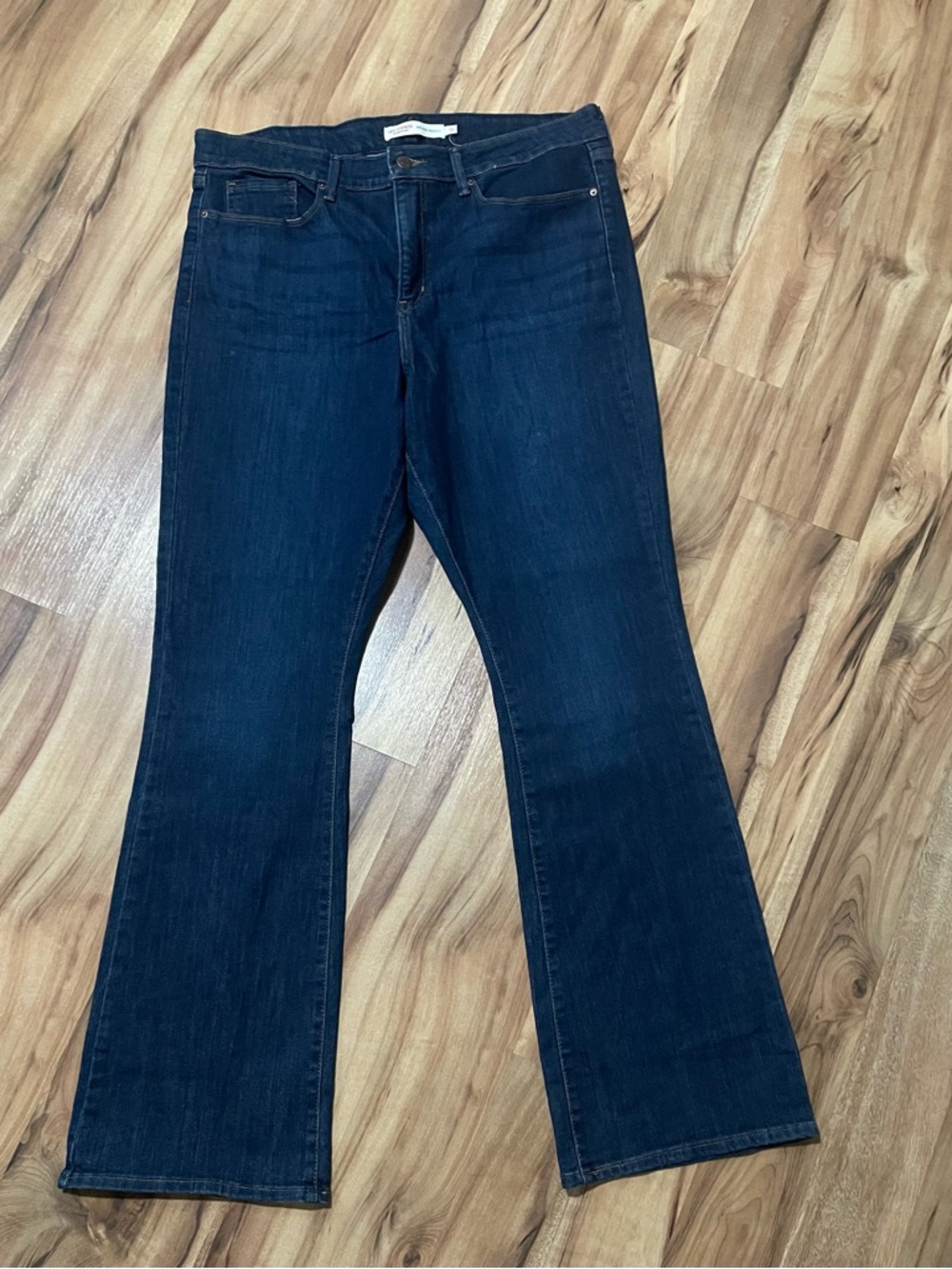 Signature by Levi Strauss & Co. Women's Mid-Rise Bootcut Jeans - Dark Wash Sz 16